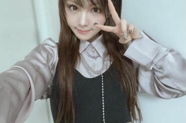 .
GRLで かわいい洋服に出会いました♡♡♡
生地感も色もいい
写真じゃちょっと分かりにくいけど
ピンクベージュって言ったらいいのかなぁ？
そして光沢もあるよ...