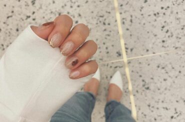 .
new nail
.
@chipieee_eri さんに
今回はネイル担当してもらいました︎
.
久々のデザインネイル！
料理するから今回も短めでお願いした...