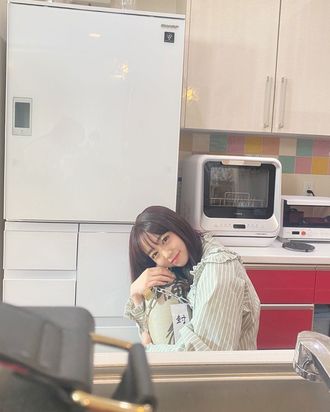 峯岸みなみ Youtubeで配信されている 奥様は峯岸みなみ はもうご覧いただけましたか Akb48の峯岸みなみは実は既婚者 身の回りのことは全て旦那さんに任せているぐぅ Moe Zine