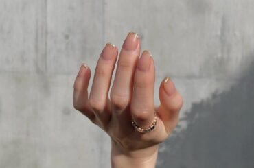 ラメと金箔のフレンチネイル
キラキラ~

#ヨコタノネイル...