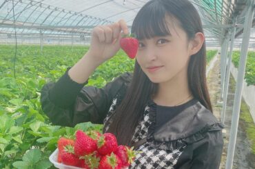 (˶ᵔᵕᵔ˶)

.

.

.

.

.#いちご #いちご狩り #いちご狩りコーデ #ブラックコーデ #あまおう #ブラウスコーデ #黒髪ストレート #福田...