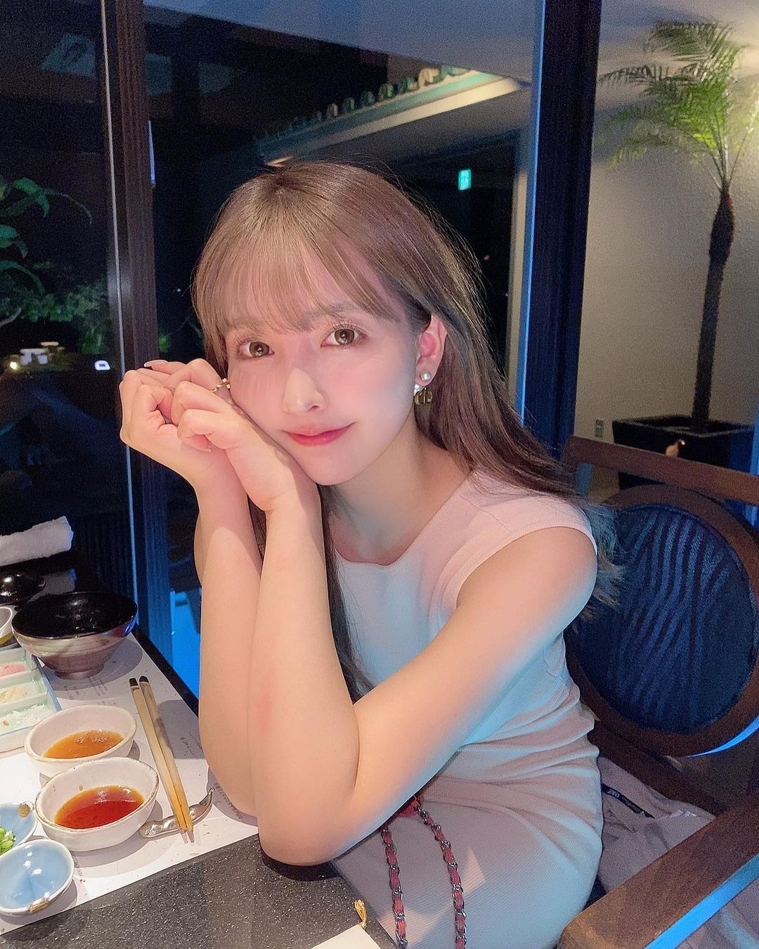 三上悠亜 お酒飲むとすぐ顔赤くなる Moe Zine
