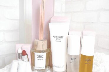 LAVANDA perfume series

開けた瞬間にとてもいい匂いが
お部屋に広がって感動したの…！

調べたら、
ローズとバニラの香りに
シャンパン...