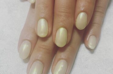 Newnail
.
中目黒にある、LEONさんで変えてきました！
シンプルでかわいいっ
地味にビタミンカラー初かも。
.
なんかビタミンとか色んないい成分が入っ...