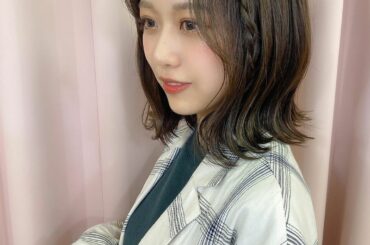 髪の毛10cmくらい切っちゃった︎
本当はもっと短くしようと思ったけど
びびってしまい、やめました。
おでこもあげてスッキリスタイルでした。
#美容院 #ミディ...