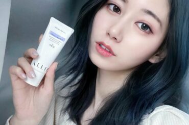 最近オフの日はノーファンデUVだけで過ごすようにしてるよ～
 .
.
日やけ止めのALLIEから新しく発売された
下地&日やけ止めの効果があるUVカットジェルが...