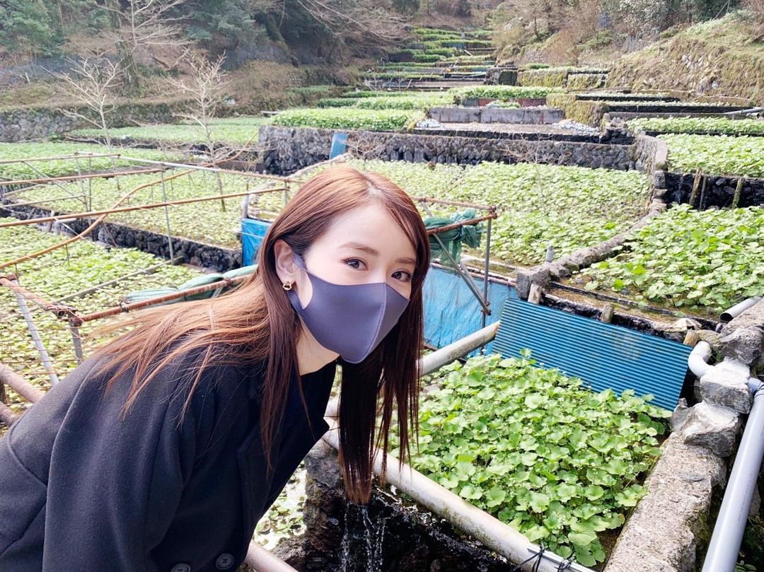 泉里香 ロケでわさび農園にお邪魔しました すごく綺麗だった わさび田の棚田が広がる景色を眺めては癒されていました この景色は 来週放送の高嶺の ハナさん3話で登場 Moe Zine 泉里香 ロケでわさび農園にお邪魔しました すごく綺麗だった わさび田の棚田が広がる景色を眺めては癒されていました この景色は 来週放送の高嶺の ハナさん3話で登場 Moe Zine