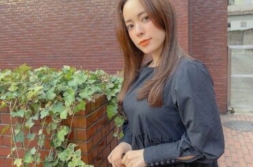 エルメスのオレンジリップぬってもらったの

可愛かった

ふんわりストレートってなかなか自分でセットするの難しいね。

#hermes #hermesbeaut...