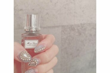 ここ何ヶ月シンプルネイルだったけど
久しぶりにゴテゴテにしたくて
@a.l.u.m_rin さんに可愛くしてもらいました︎
めっちゃお気に入りネイル！かわい！...