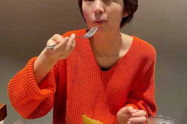 オレンジニット
洗濯したら縮んで袖折らなくてよくなった...