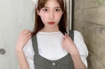 風で前髪がパックリしてもうた
頭に大きなリボンつけちゃって。...