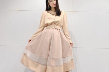 今日の私服〜

今日もDHOLICさんのお洋服着ちゃった！
太めのベルトでキュッとウエストを締めて細見えもできるし、
スカートもふわっとしていて、少し透けていて...