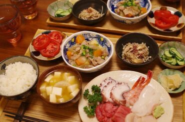 自分のごはんに飽きたよ
だけど、だけど、頑張ろうー！
・
また色々お取り寄せしてみようかな
・
︎お刺身盛り合わせ
︎肉じゃが
︎きのこの塩麹マリネ
︎きゅうり...