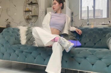 .
.
setup @spiralgirl_official 
tops @bershka 
sneaker @balenciaga...