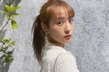 最近はストレートヘアのポニーテールが好き。

前髪を少しだけしまって
大きめのシュシュでまとめたら完成。

#ポニーテール #簡単ヘアアレンジ 
#簡単ヘアアレ...