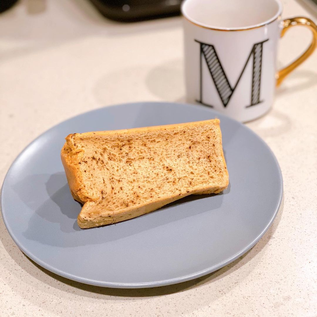 田中萌 母が送ってくれたシフォンケーキで ティータイム そして母に送ったお酒 ピントが後ろのカーテンに合っていた 母の日 シフォンケーキ お酒 母の日プレゼン Moe Zine 田中萌 母が送ってくれたシフォンケーキで ティータイム そして母に送ったお酒 ピントが後ろのカーテンに合っていた 母の日 シフォンケーキ お酒 母の日プレゼン Moe Zine