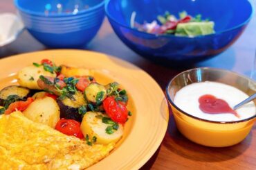 今朝ははらぺこでした

#早織飯
#mybreakfast
#今日のあさごはん

#チーズオムレツ
#夏野菜のバジルソテー
#すももジャムヨーグルト
#フォカッ...