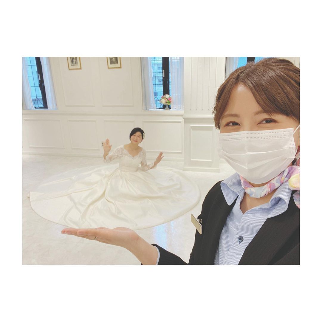 野中藍 サンセルモプレゼンツ 結婚式はあいのなかで オフショットです 1枚目 長島光那 ちゃん 2枚目 尾崎真実 ちゃん すみれ色のドレスが似合っててと Moe Zine