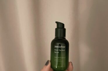 innisfreeのグリーンティーシードセラムNをお試し。ロングセラーのセラムがリニューアルして塗る度に潤う導入美容液に進化したみたい
とろっとろでちゃんと肌に...