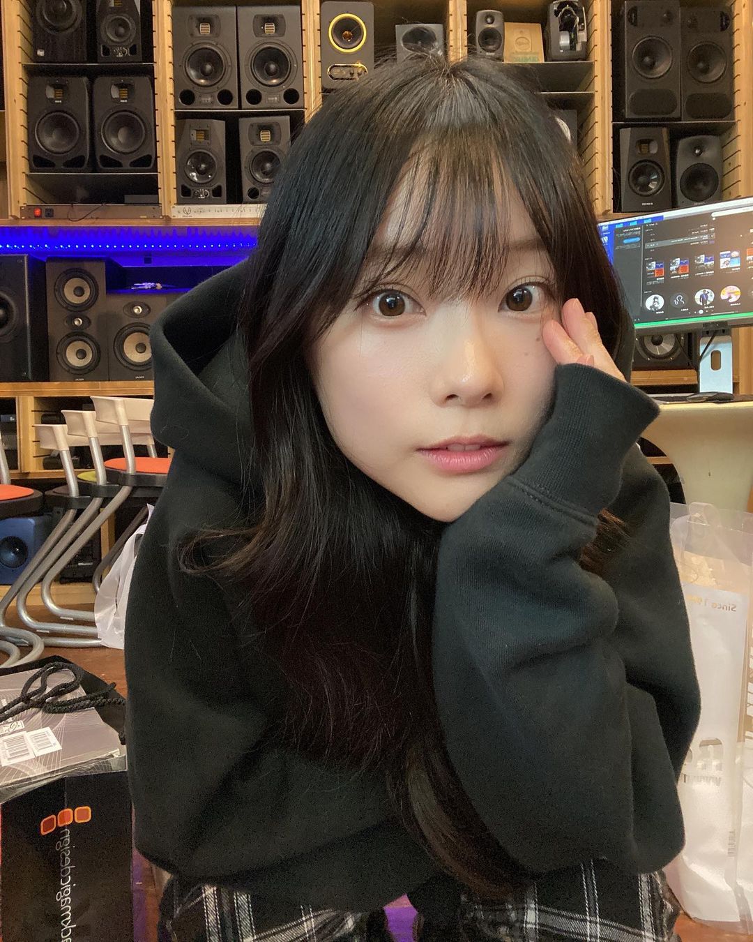 重盛さと美 やほ げんき ゴールデンウィーク お家で変な曲作ってたらあっとゆうまに終わってたよ 写真は少し前に新しいマイク2本買った時の 新しいマイクで録った変な曲 Moe Zine