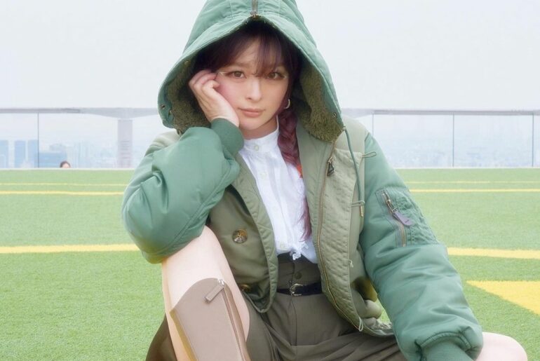 きゃりーぱみゅぱみゅ New Sandal F Troupe 淡い水色のリボンがお気に入り Moe Zine きゃりーぱみゅぱみゅ New Sandal F Troupe 淡い水色のリボンがお気に入り Moe Zine