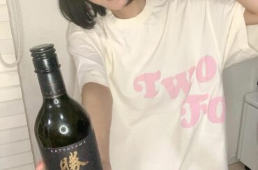 【しーたん日本酒録】﻿
﻿
仙台伊澤家 勝山酒造@宮城﻿
勝山 純米大吟醸 伝﻿
﻿
袋絞りの味わいしっかり原酒。﻿
﻿
家飲みの時は大きめのＴシャツで楽〜に飲...