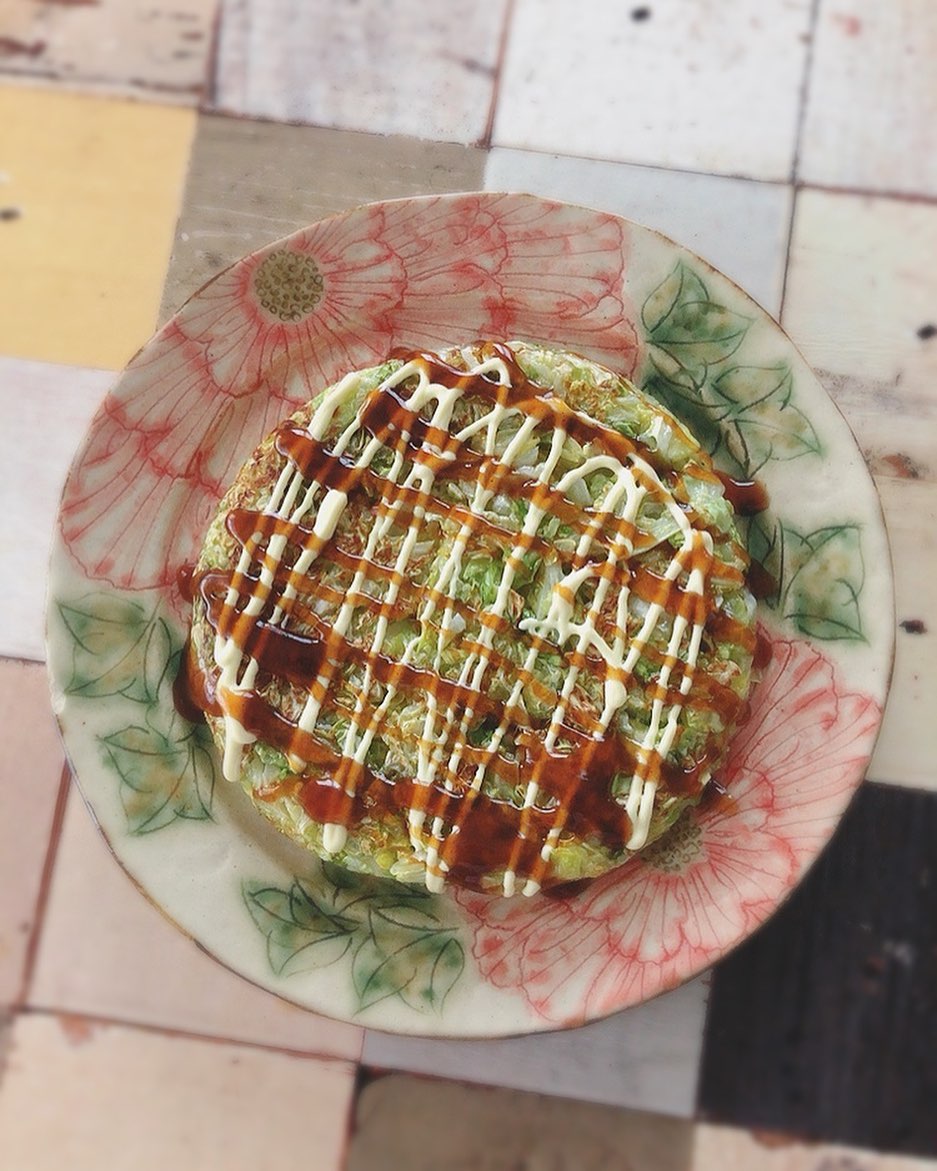 茅原実里 今日の夜ご飯はお好み焼き と思いきや キャベツの塊です お好み焼きが食べたかったけど ダイエット中なので気分だけでも ソースとマヨはご愛嬌 Moe Zine