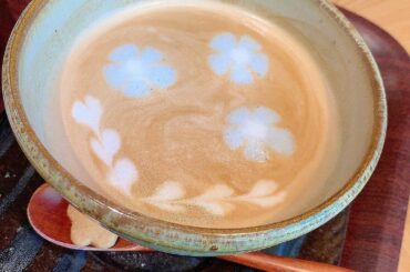 ❁ ❁ ❁

お仕事で  #国営ひたち海浜公園 に行った時にカフェで頂いたネモフィラカフェラテとお芋のケーキ♡ どっちも美味しかった〜.ᐟ.ᐟ

今日は久しぶり...