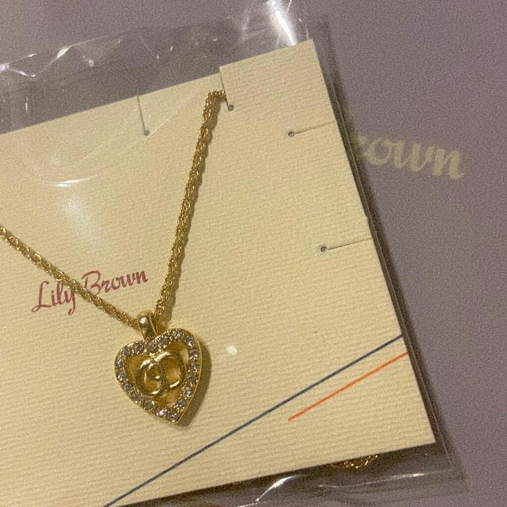 絶対写真の撮り方違うよねビニールいらないよね - Moe Zine