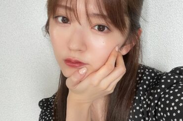 ︎
ちょっと前の自メイク

仕事がない日はファンデは目の下コンシーラーのみにして、艶重視な感じがブームです︎

アイラインも引かずに、まつげで目元にメリハリを
...