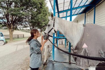 私が初めてファームに来たのが去年の5月末。
初めてこの大地で乗馬をさせていただいた時の感動は今でも忘れません。

そんな1年の節目となる日の朝、雲ひとつない晴天...