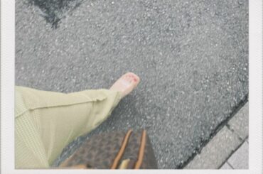 GREEN

最近はパンツスタイルが多め

余談なんだけど、、
最近はインスタの統一感出そう！
と思って、
1列ごとにテーマというか、横列の系統が合うように投稿...