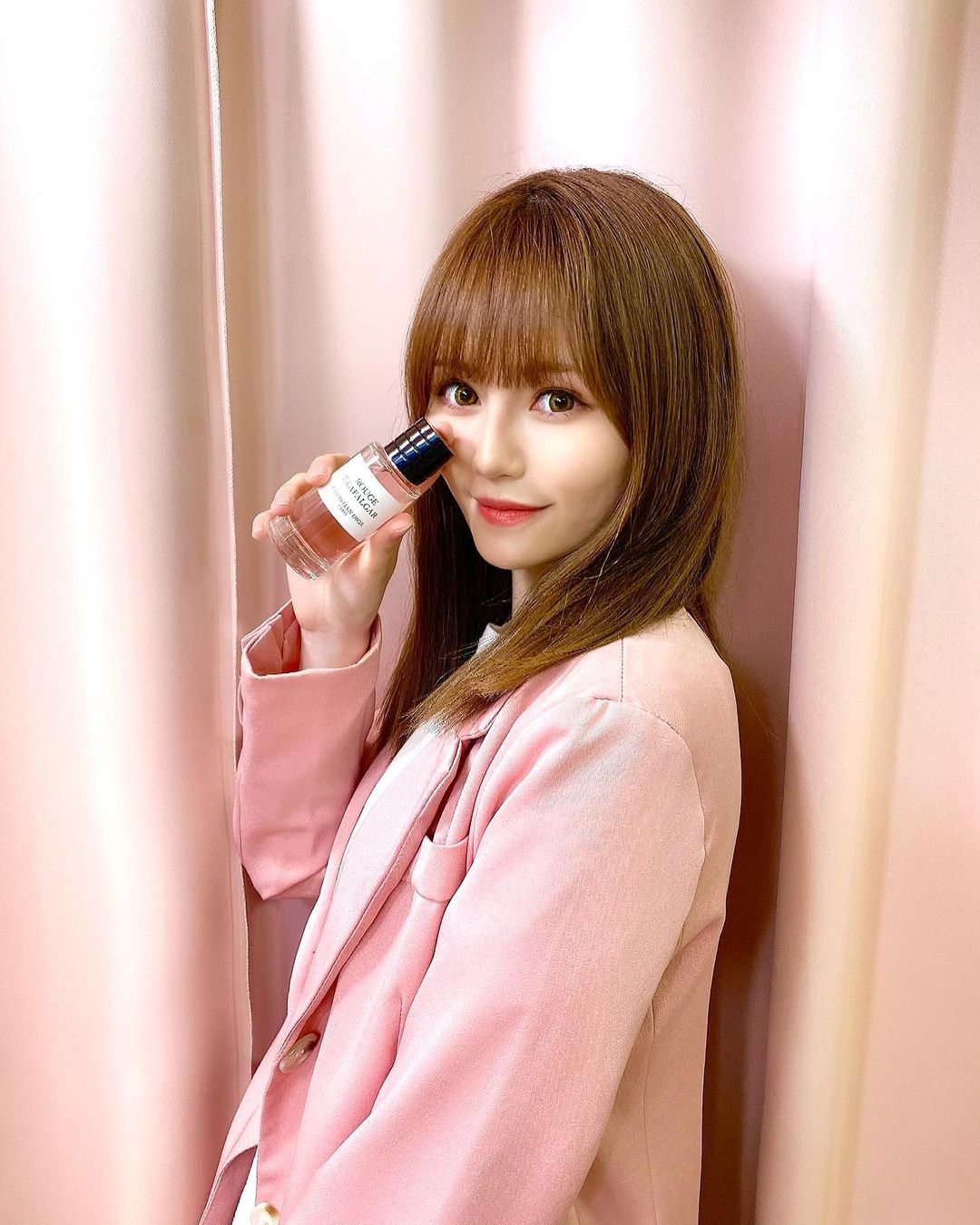 込山榛香 峯岸さんがプレゼントして下さった香水 Teamkに 1人ずつ私のイメージで匂いを選んだよ って言って プレゼントして下さいました ドキドキし Moe Zine