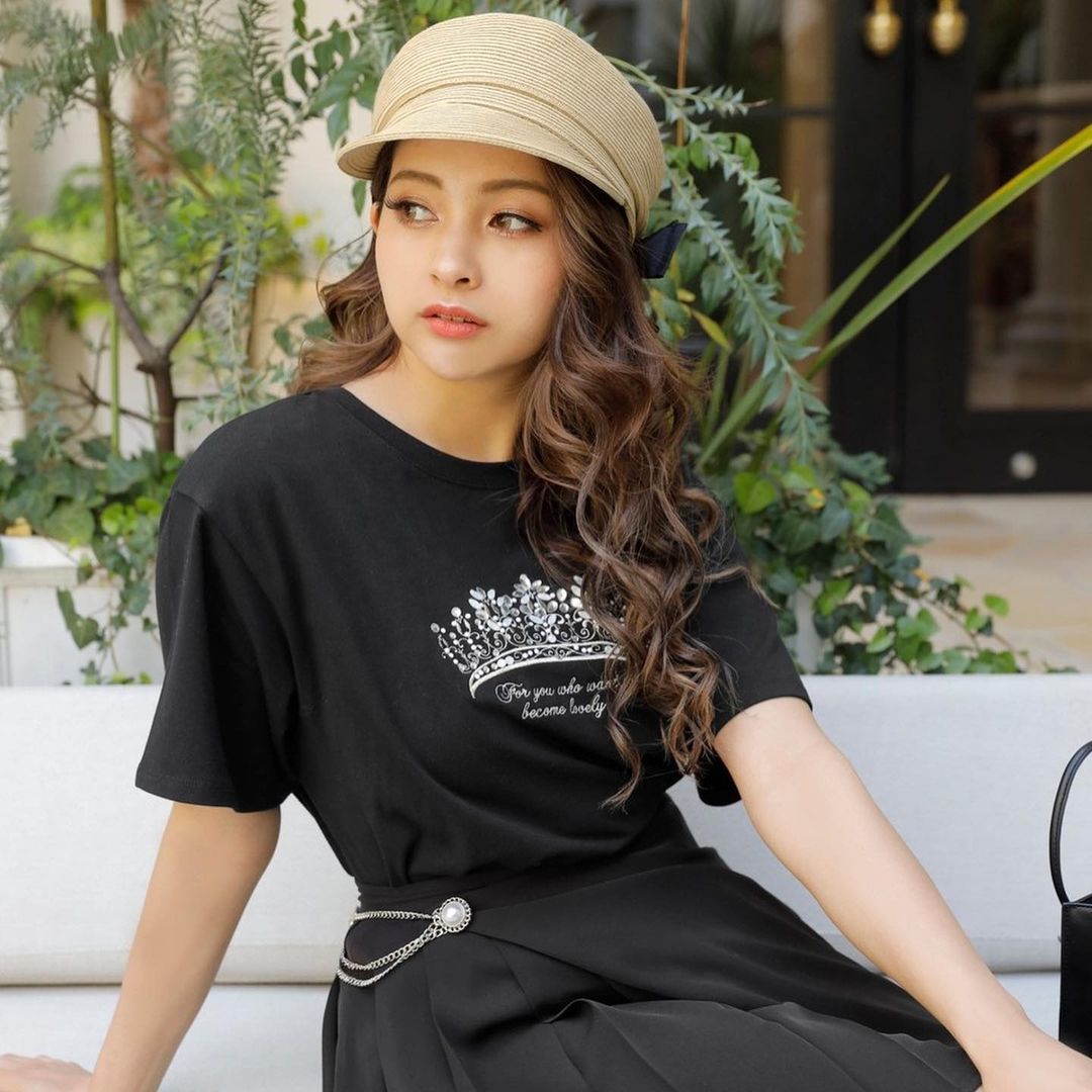 木村有希 Radyのニュースペーパー今日からだよ 今年のssもイケてるチェックしてね Rady Radyコーデ Radychan No Insta Moe Zine