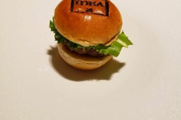 .
誕生日と母の日が近いので
家族みんなでは合同になってしまったけどこの日はやっと私から母の日の埋め合わせ
銀座でごはんしました
このご時世ですが気分を楽しみた...