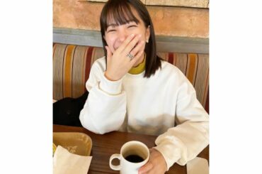 髪の毛暗いのがもはや懐かしい…
.
.
写真撮られてるって思ったら、ついつい変顔しがち笑...