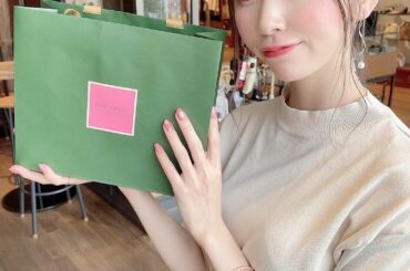 @riri_nanatsumori から
誕プレでブレスレット頂いた

「アイドルになる事を見越して買ったよ」って
言ってたのでお守りにして三次審査につけていき...