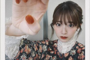 ︎
とにかくネイルを見せたかったんだけど、どう見せるのが正解？って結果この量になりました、お納めください。

@suqqu_official のネイル

衣装は...