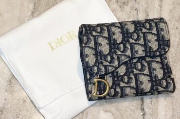 今日は天赦日と一粒万倍日が重なる日だったのでお財布を新調しました

いいことがありますようにっ

ちなみにわたしはお金が出て行かないようにお札は上下逆さまに揃え...