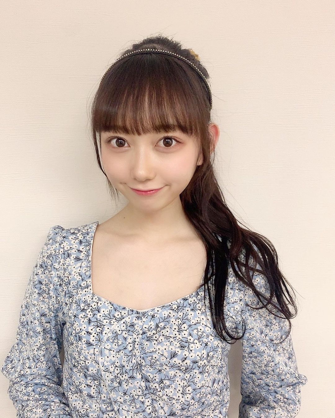 大盛真歩 梅雨の時期ってこういう色味の服着たくなる この時期自分の好きな事で沢山テンション上げたいよね 私服 梅雨 ワンピース Moe Zine