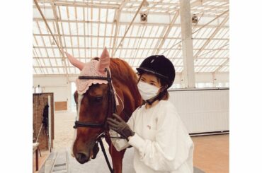 今朝はフウカちゃんと朝から運動
ハエさんが増えてきたからフウカちゃんはお耳を守って、私もアブに刺されないようにマイアパのトレーナーを着て一緒に身体を動かしました...