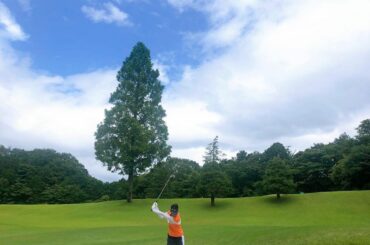 富士山がみえるはずのゴルフ場で
富士山の位置をMAPで探しながらのラウンド笑
最後まで拝めなかったけど、空気が澄んでて気持ちよかったー
スコアは101。今回もバ...