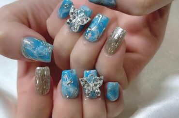 .
ライブにむけてネイルを
キラキラにしてましたぁ
コメント見ると気付いた方おったね！
客席遠いのにすごーい

やっぱりネイルはテンション上がるね♩

今回は ...