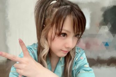 .
この角度､髪型が訳分からん事なったけど
一応ハーフツインです笑

ライブ前に自分磨きしに行ったよぉ
やっぱり続けると効果があって
最近お肌の乾燥がなくなって...