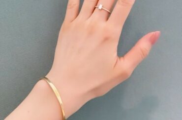 最近の気に入って塗っているネイルポリッシュはRMK cream rose
@rmkofficial 
・
中指のリングはGYPPHYのもの。
@gypphy 
...