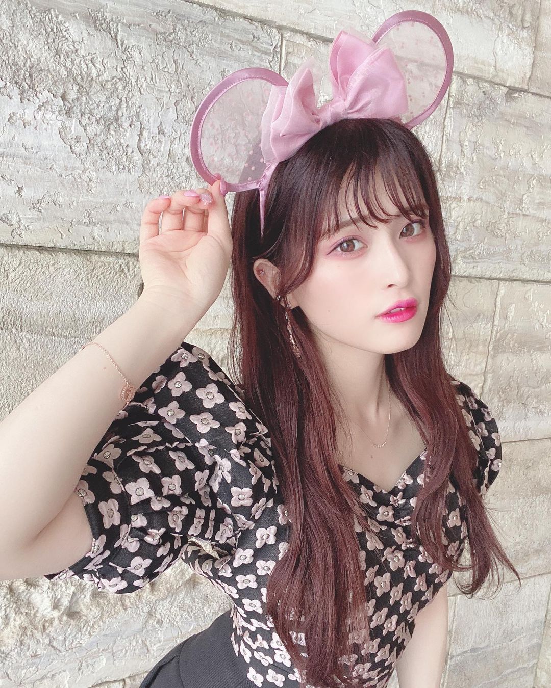 田北香世子 背中が空いててリボンが付いてるの 顔より大きいくらいの袖も可愛いでしょ ただ髪は湿気に負けてる ディズニーコーデ レースカチューシャ Moe Zine 田北香世子 背中が空いててリボンが付いてるの 顔より大きいくらいの袖も可愛いでしょ ただ髪は湿気に負けてる ディズニーコーデ レースカチューシャ Moe Zine
