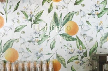 今回も会場にカフェスペースを作りました天気が良い日はビーチクラブで過ごしているみたいに気持ちが良いの。珍しい色の蝶々も飛んできてた

#herlipto
#HL...