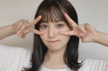 髪切ったンゴ
髪も暗くしたンゴ☾
沢山すいてもらったけど、毛先重めという神的な仕上がり

 #髪型  #外ハネミディアム  #切りっぱなしミディアム  #暗髪カ...