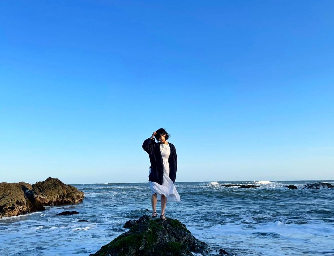 田中真琴 仲良しのお友達とふらっと海に行った 誰も人がいなくて 完全に私たちの海だった 私たちの海 みんなの海 先日 Garicia2 でしおりさんに Moe Zine 田中真琴 仲良しのお友達とふらっと海に行った 誰も人がいなくて 完全に私たちの海だった 私たちの海 みんなの海 先日 Garicia2 でしおりさんに Moe Zine