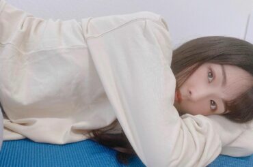 .
#おうちじかん

今回の生写真のテーマがこれだったから、
お家っぽさ出ること模索して
ヨガマットにたどり着き…終着点はごろごろでした

生写真も予約受付中...